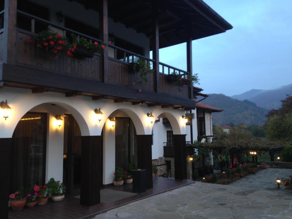 Family Hotel Strannopriemnitza Oreshak  Exterior photo